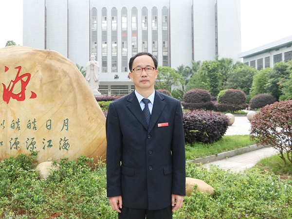 教务处副主任:谢才军