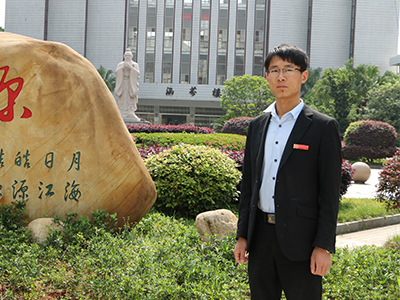 于金龙:高二年级组长